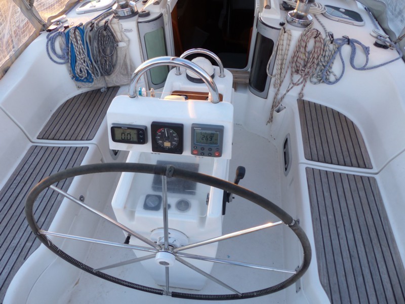 Oceanis 351 - 9.jpg